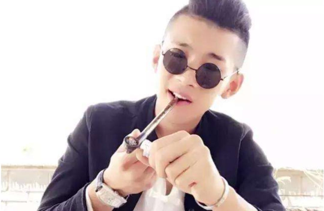 MC天佑最新照片及其小巷深处的特色小店探秘图片