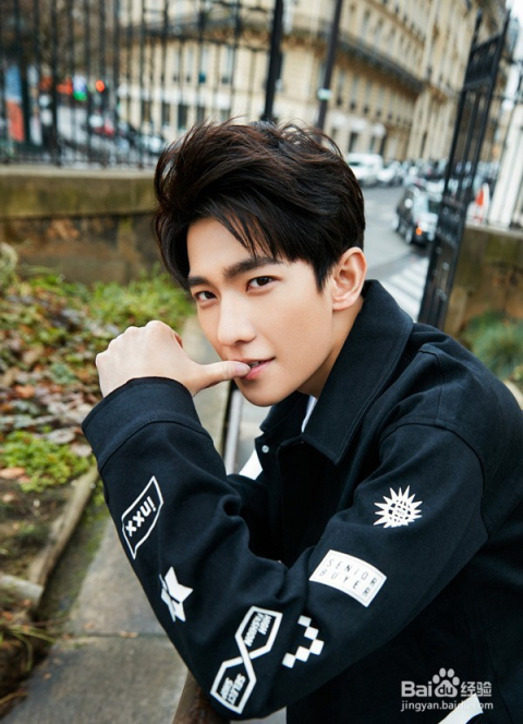 杨洋2024最新图片，展现自信与成就感的励志之旅