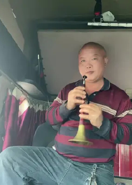 小建华唢呐独奏魅力展现，最新视频带你领略独奏之美