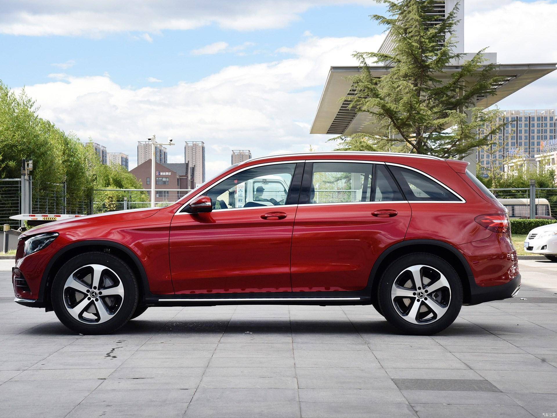 成都奔驰GLC最新报价闪耀登场，心动即行动！