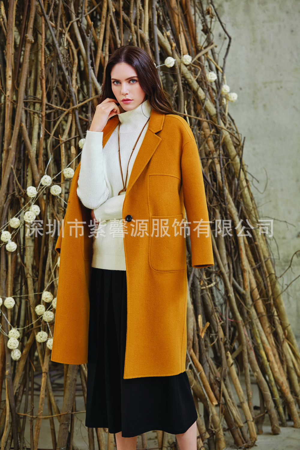 唯尚女装最新时尚潮流,自我成长与自信绽放的魅力风采