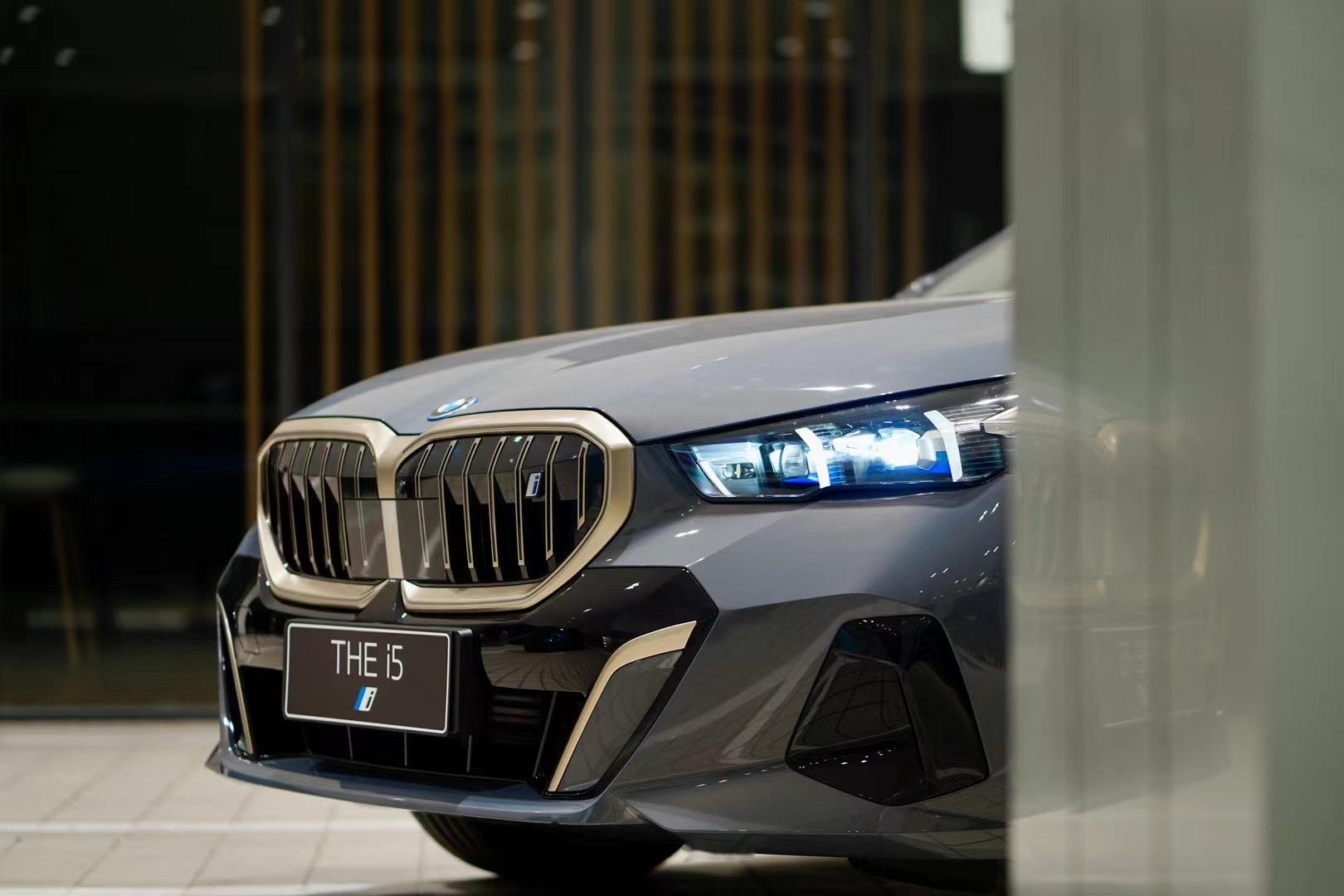 宝马最新款车型，时代精英的优选座驾