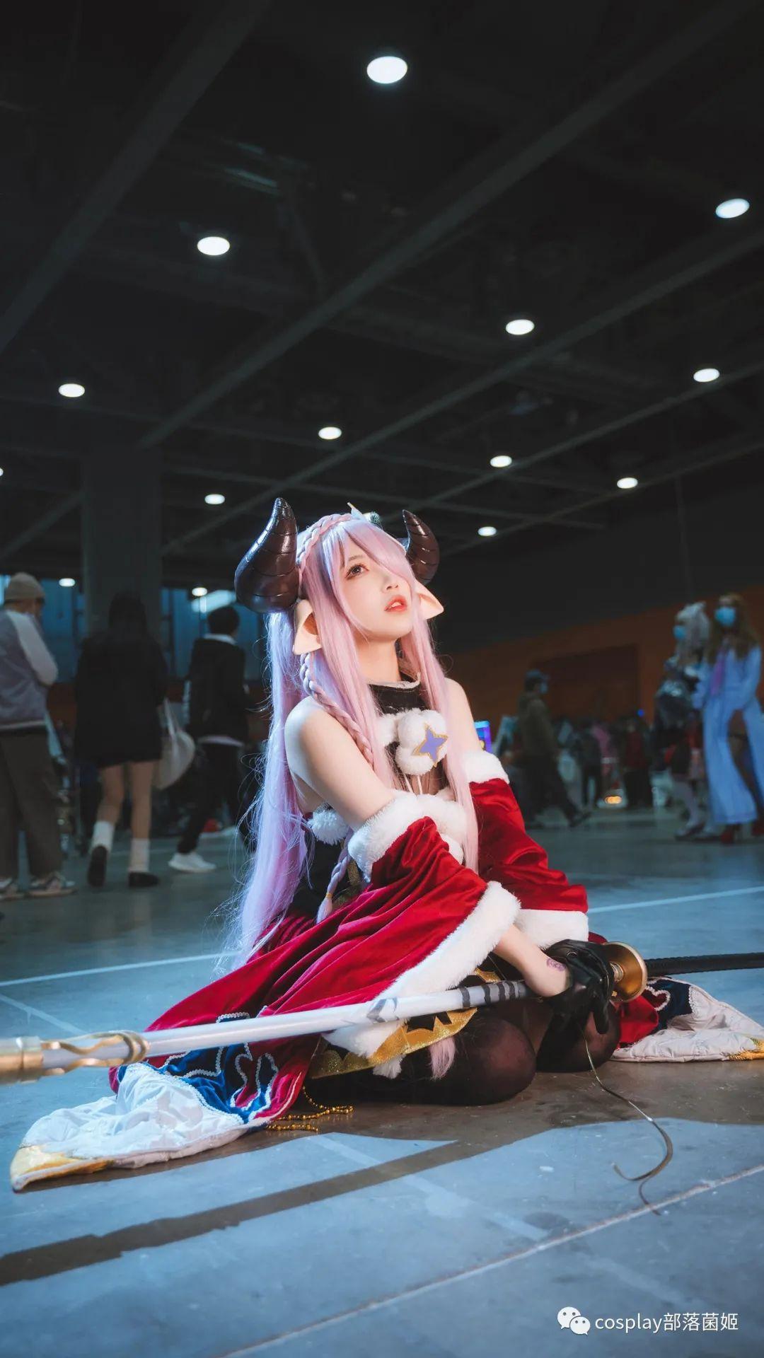 最新千人cosplay盛宴，温馨日常故事上演