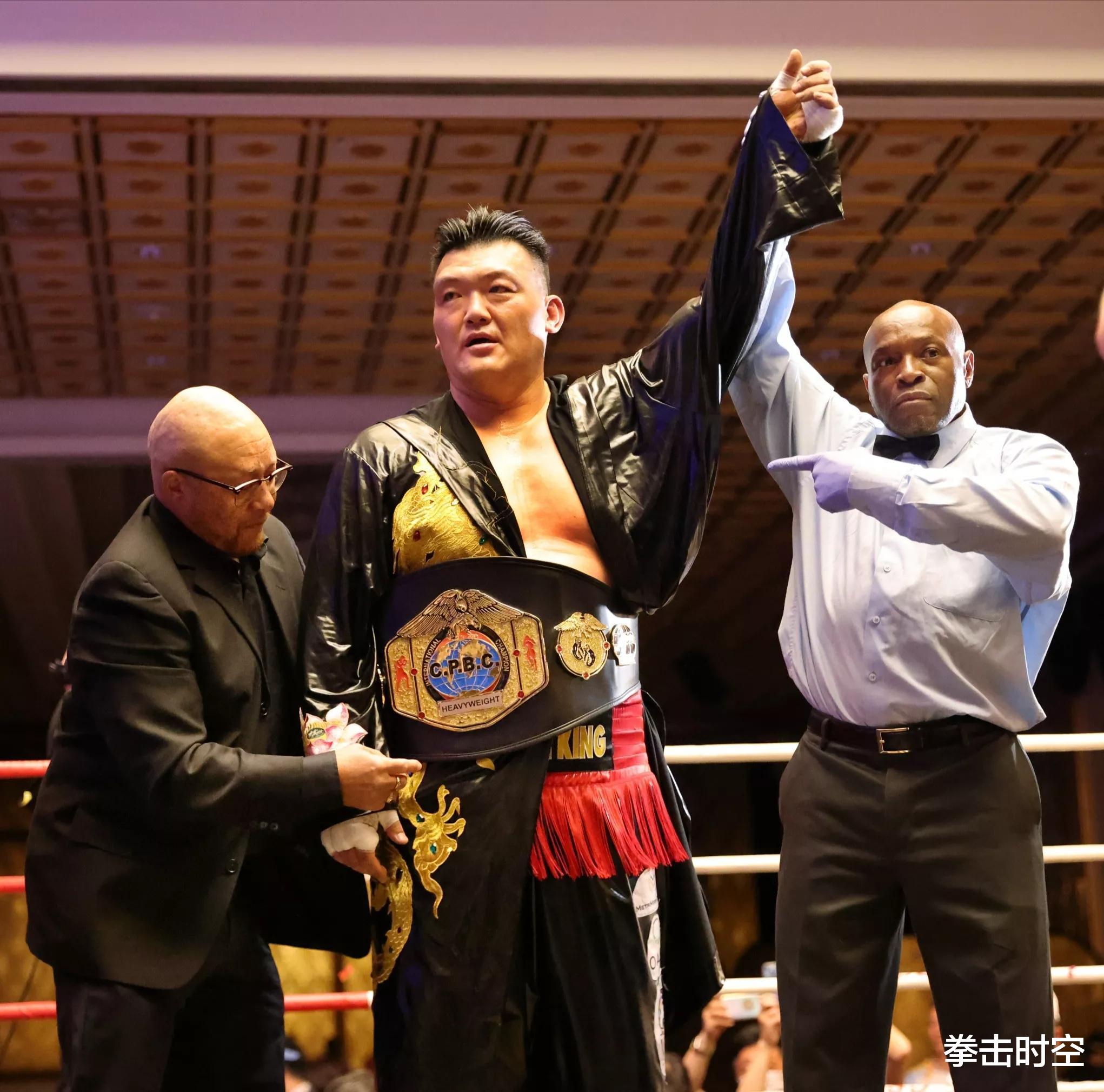 拳王张君龙最新比赛的辉煌篇章，热血激战，震撼人心！