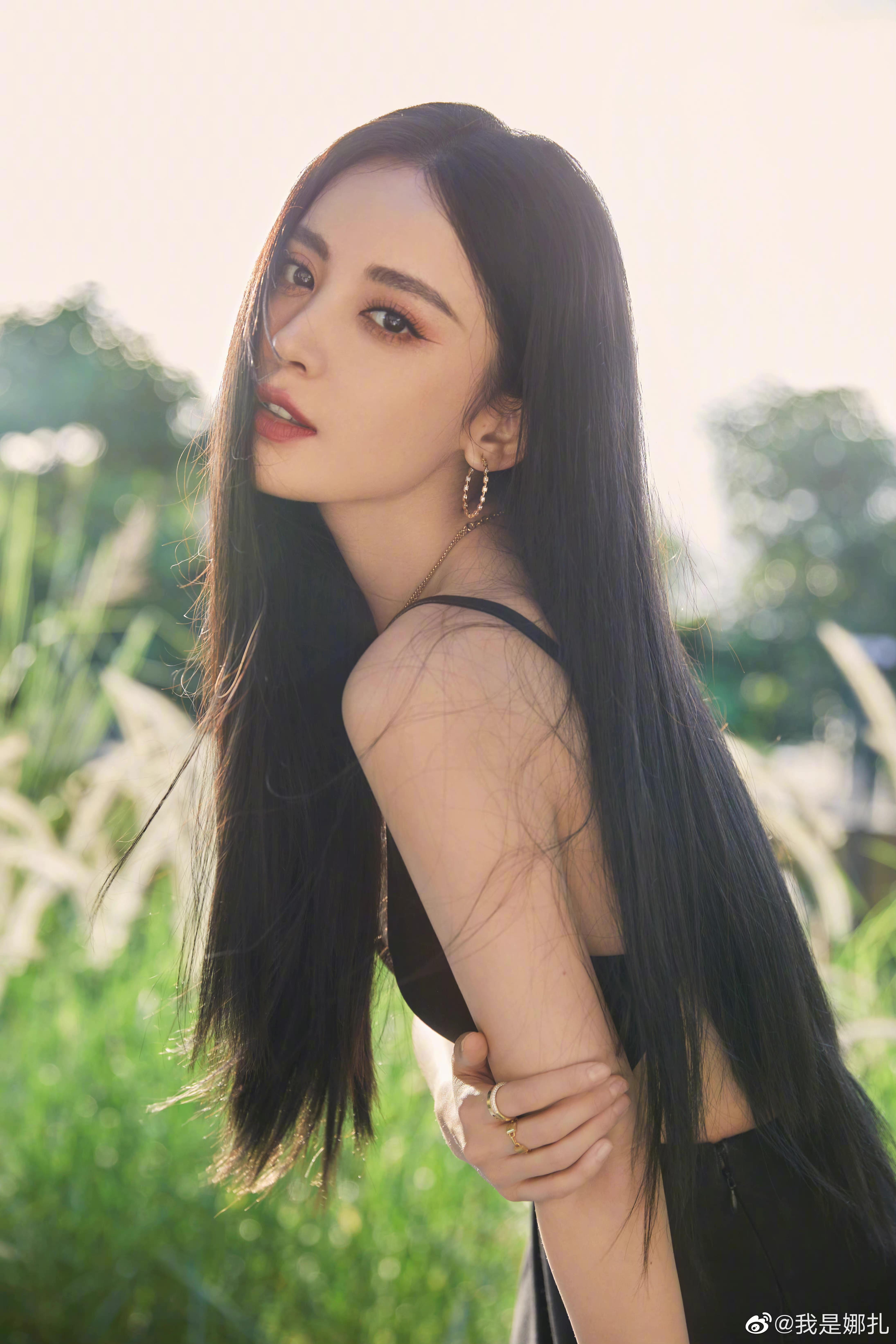 古力娜扎最新行程揭秘，多维度审视与探讨