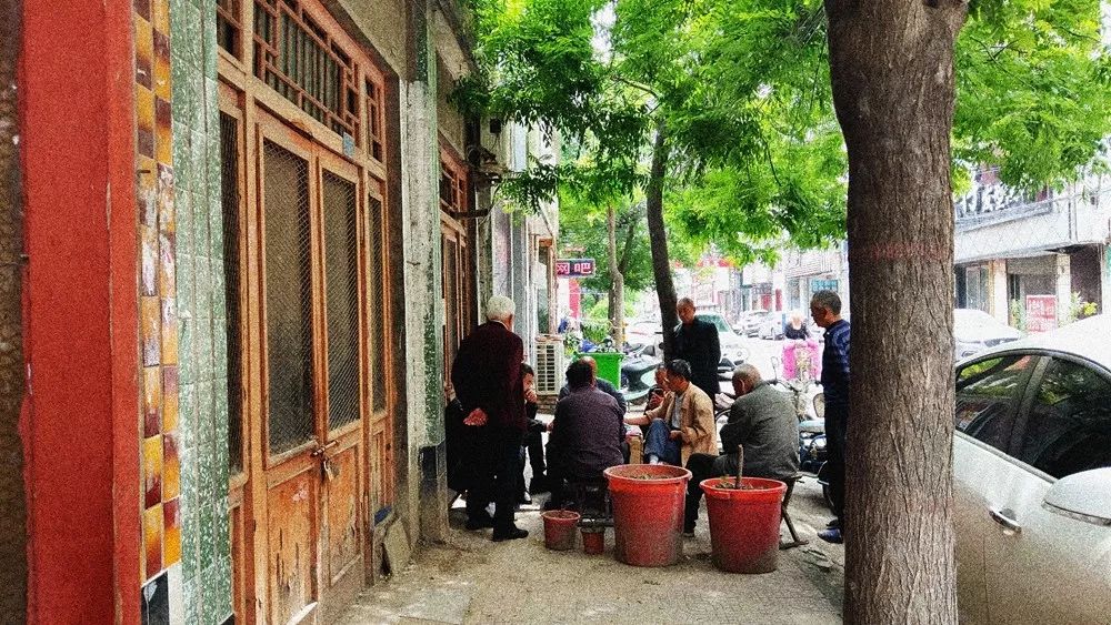 永城老城红灯区警示，色情场所非法，警惕身心健康风险