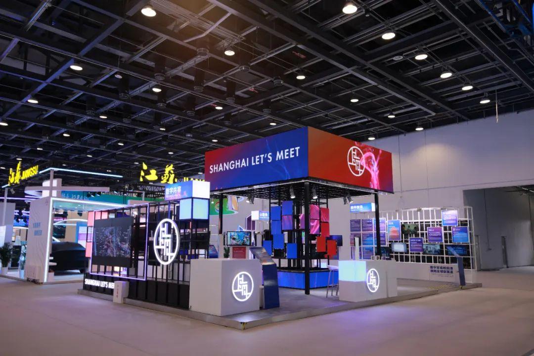 最新拥抱,最新拥抱，一场自然美景的心灵之旅