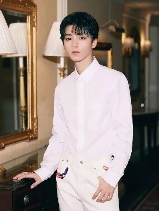 帅哥最新，自然美景的心灵之旅