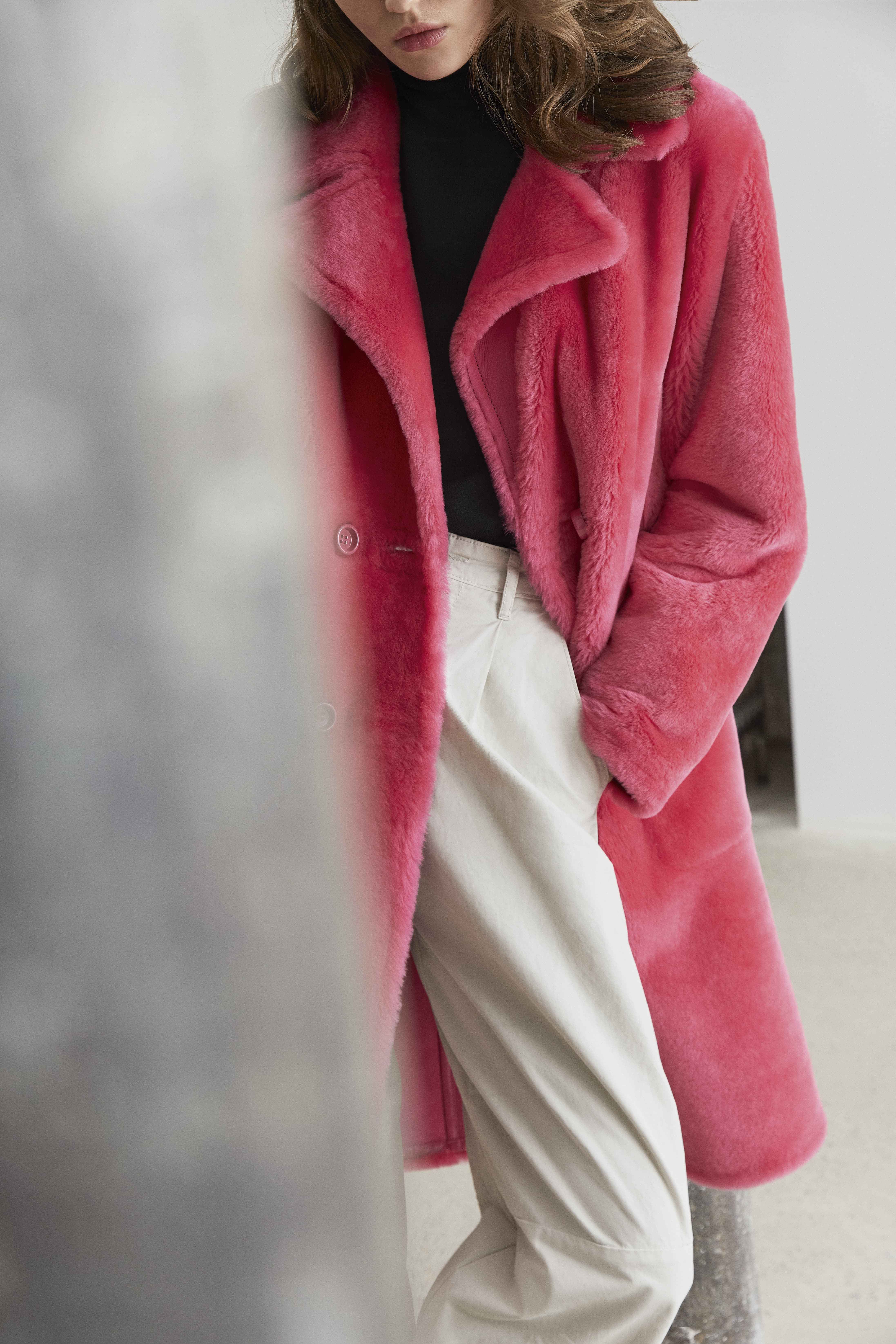 向妮绒最新动态更新