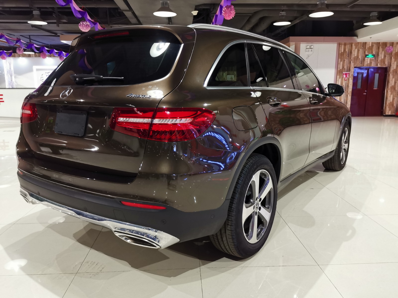 奔驰GLC300最新价格，豪华之旅与友情同行的日常故事