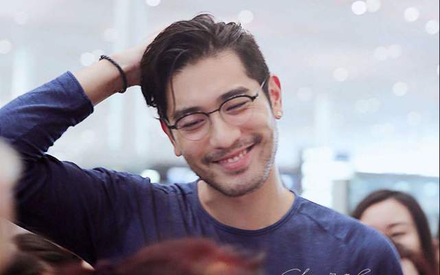 演员虎虎专属高科技产品，未来生活体验新纪元