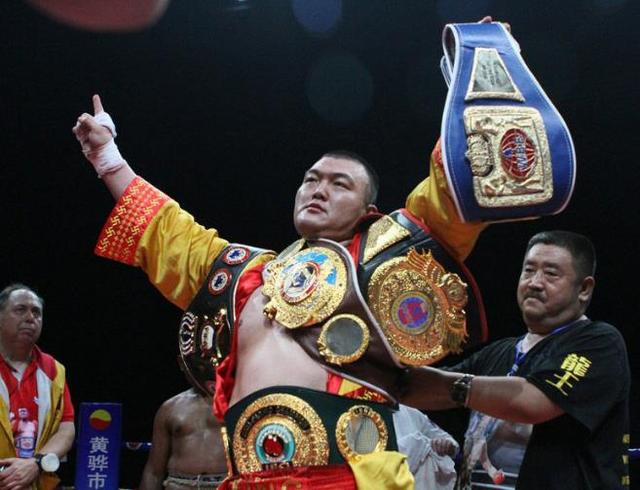 张君龙最新赛事，赛场上的温情与友谊展现时刻