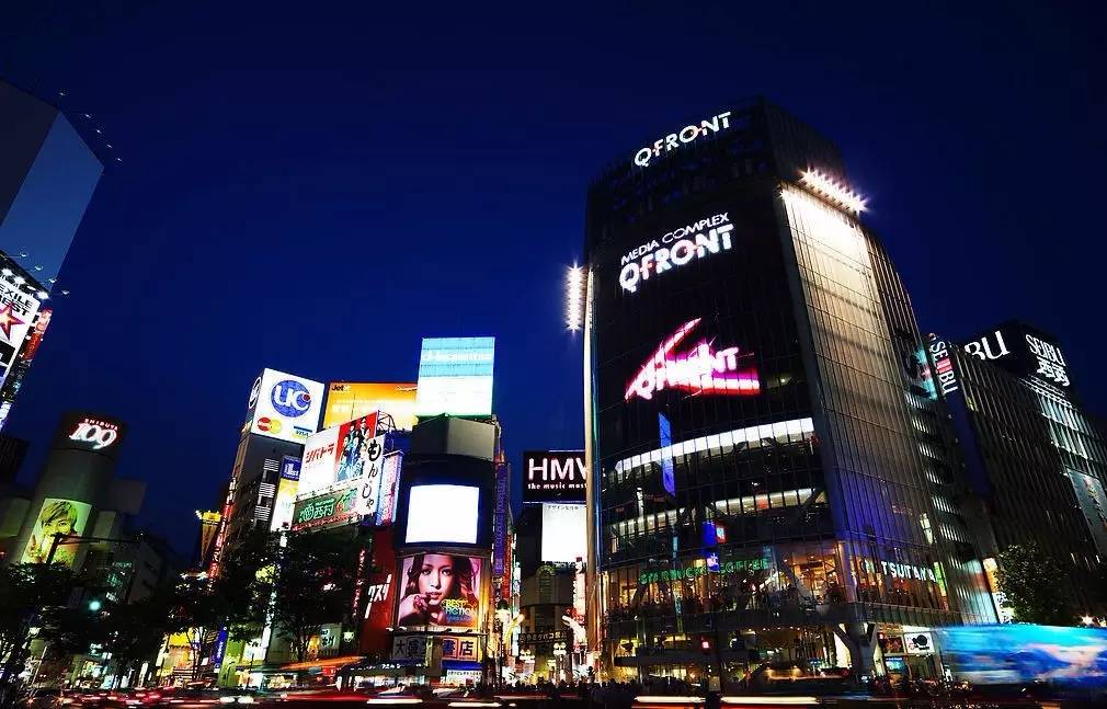 日本动漫街道壁纸，励志之路与自信成长的交响乐章