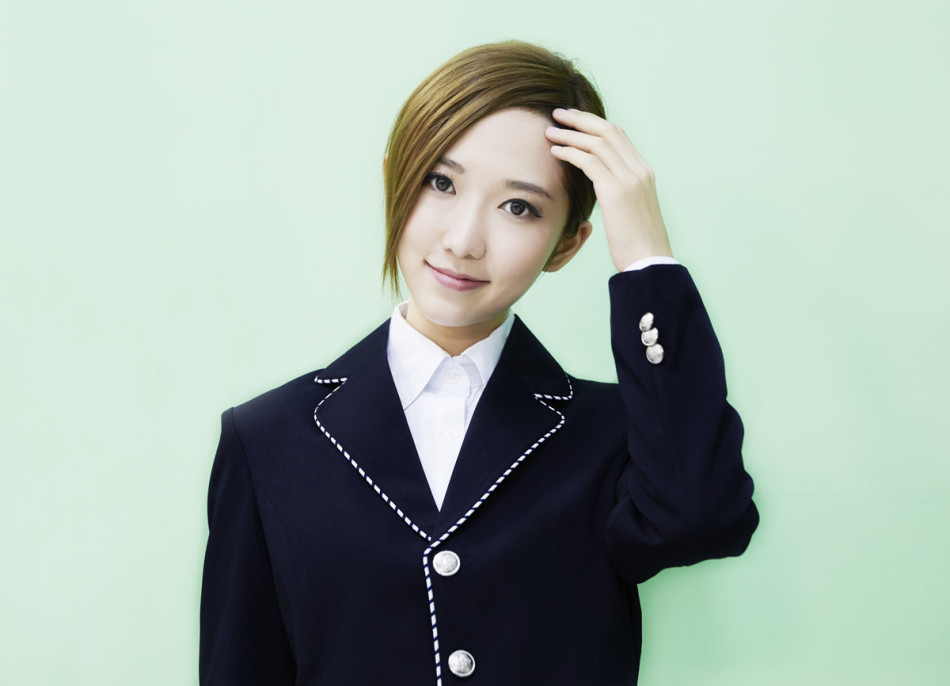 洪辰最新写真，小巷深处的独特风情之美