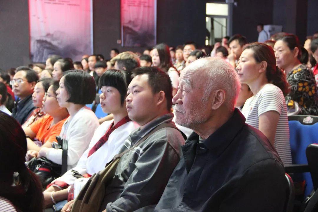 朗诵比赛赛制，自然美景的心灵之旅之旅