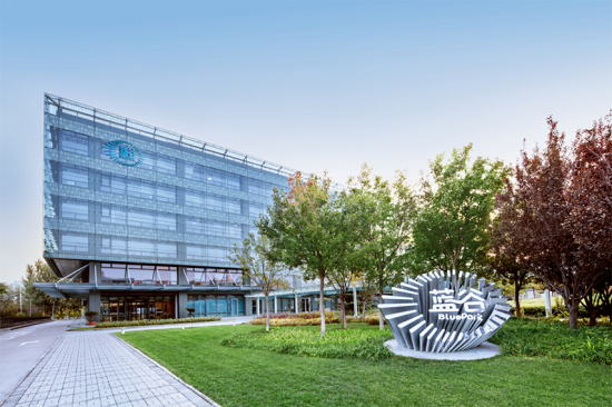 蓝谷上市，时代背景下的重要里程碑与产业地位印记