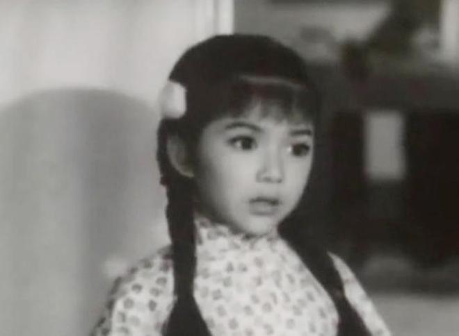 冯宝宝与自然美景的邂逅，寻找内心宁静之旅的图片分享