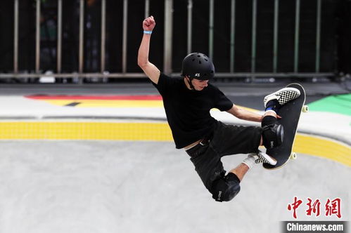 2017上海滑板比赛，小巷激情与特色小店的碰撞