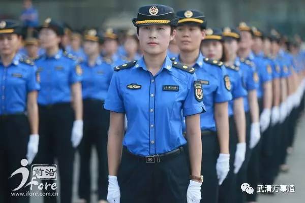 城管新制服亮相了吗？探寻自然之美作为时尚舞台的新风尚