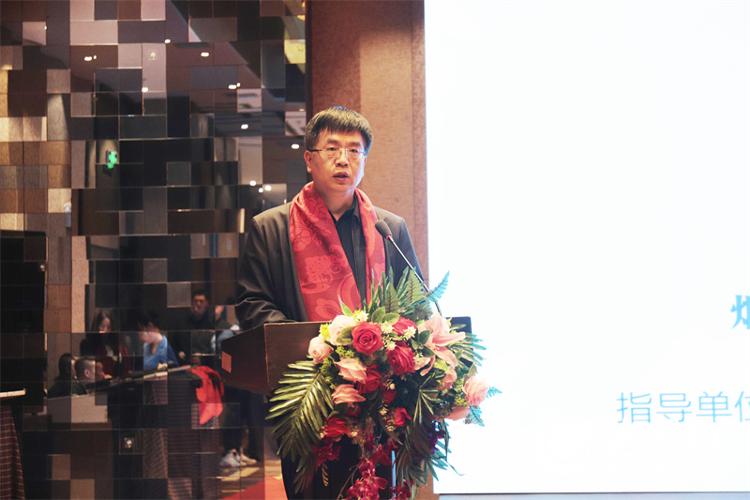 演员高凯,与自然美景的邂逅,探寻内心宁静之道