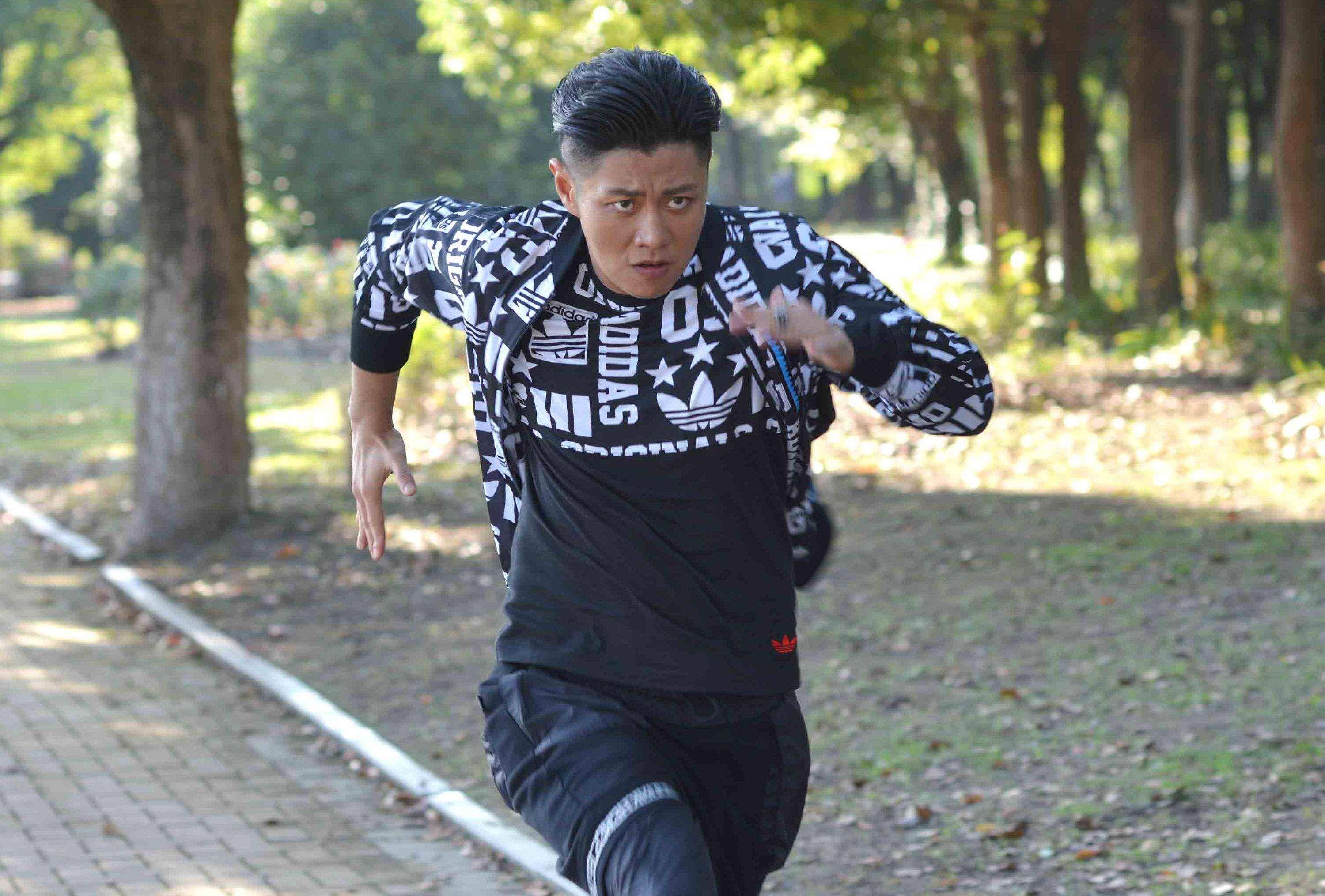 演员赵荀，演技之星与美食奇遇的双重人生揭秘