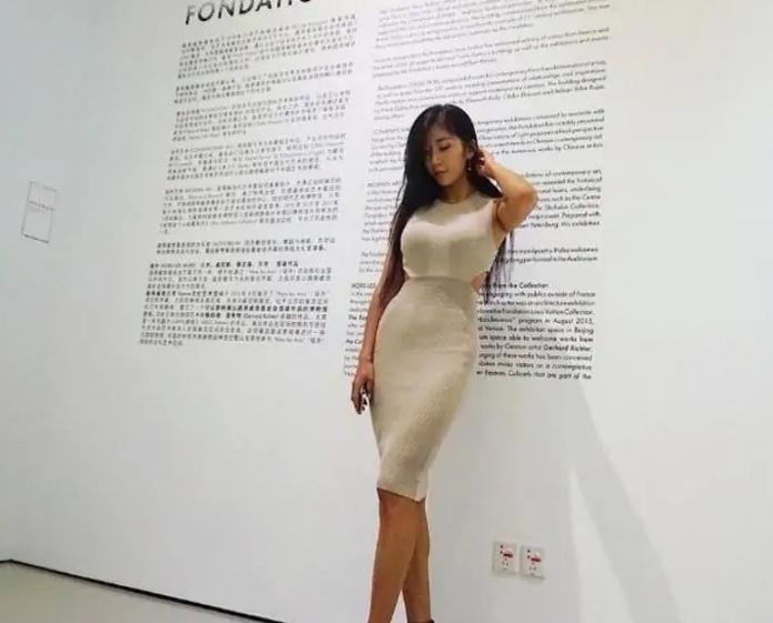 姜黎明健美比赛视频，展现肌肉力量与魅力的震撼瞬间！