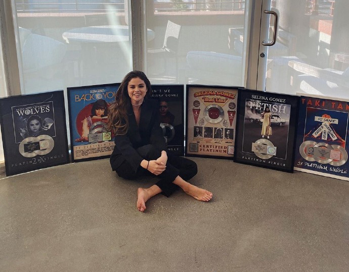 探索比伯的未来音乐巨星之路，最新动态揭示比伯的发展轨迹至2025年