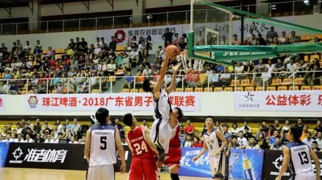 篮球比赛购票，小巷中的意外惊喜之旅