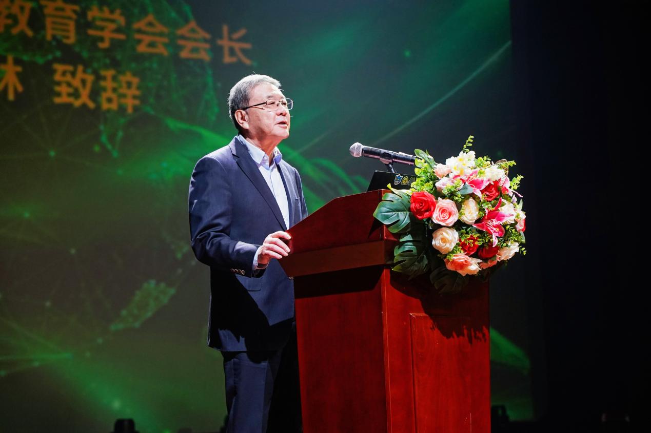 最新领导讲话震撼心灵，引领未来方向！