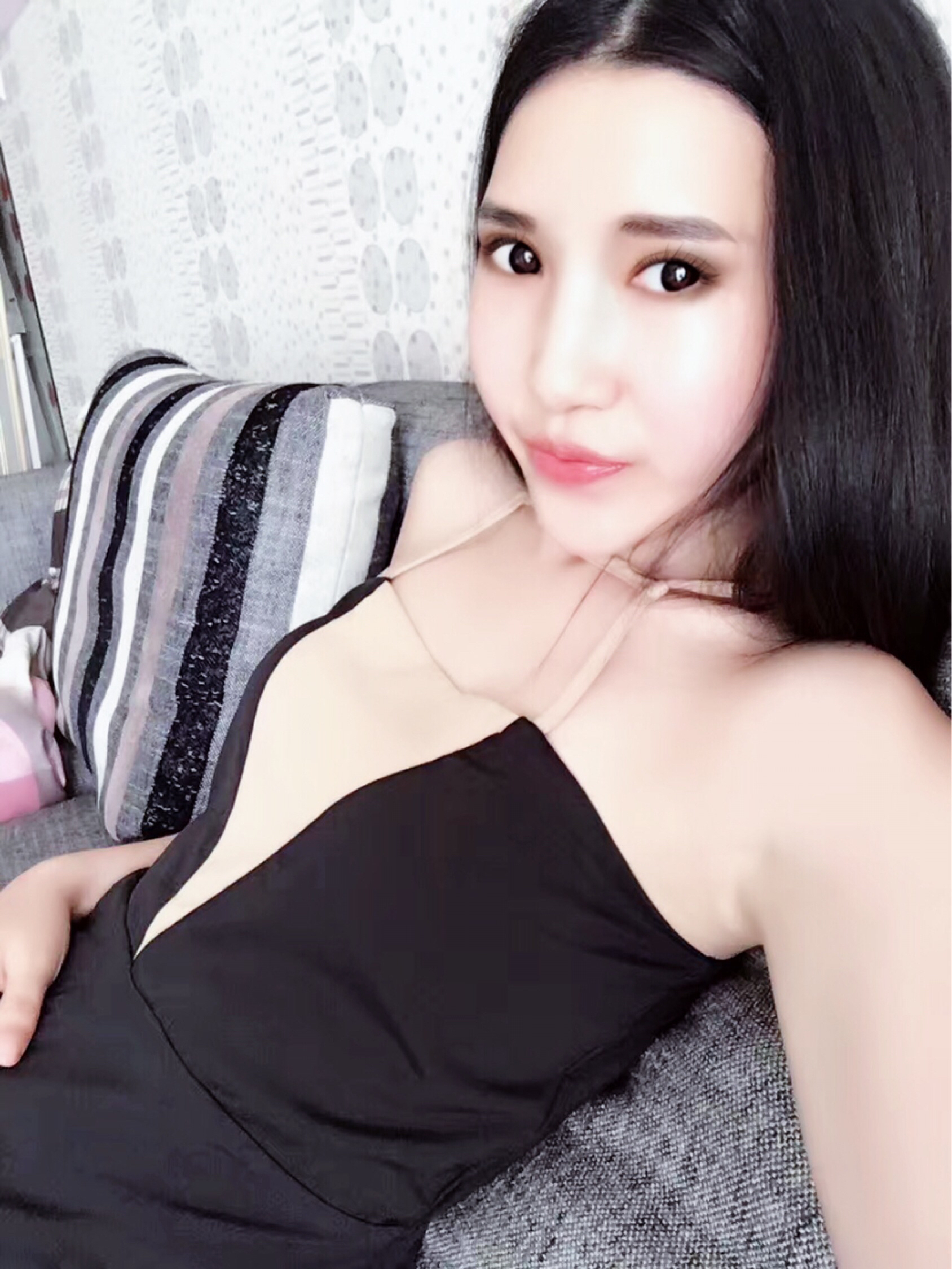 醒醒最新照片大放送，瞬间领略美颜魅力