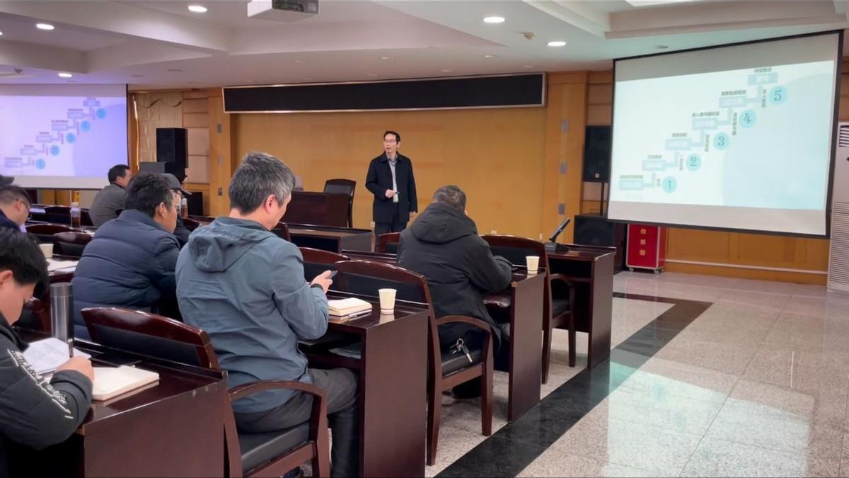 最新理论2025，科技重塑未来，引领前所未有的高科技产品体验革命