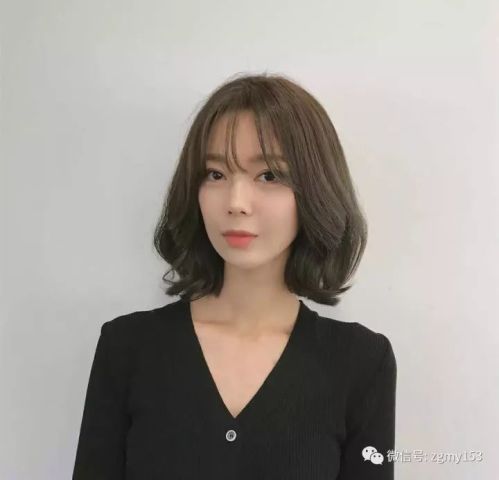 最新短烫发，时尚风潮的灵动发型之选