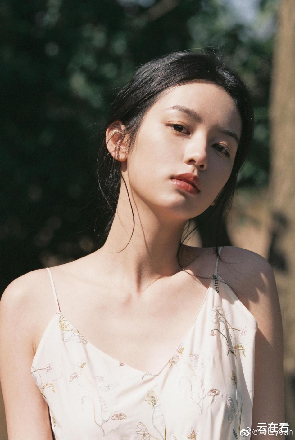 周也最新时尚探索,引领潮流前沿的时尚魅力