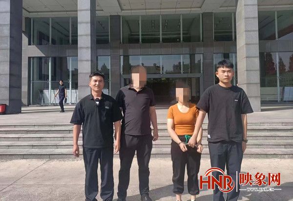 商水最新时尚女性引领潮流风潮