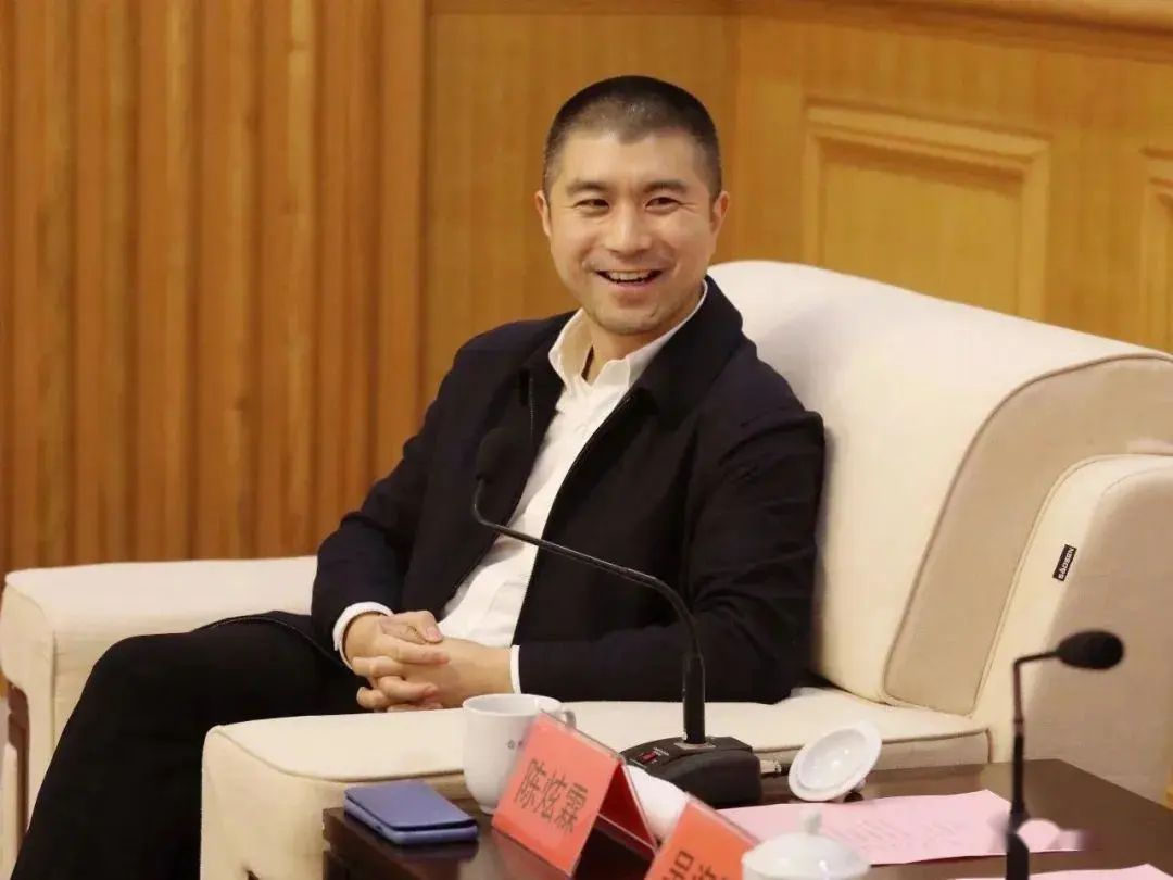 揭秘颜静刚视角下的高科技产品新面貌与独特体验