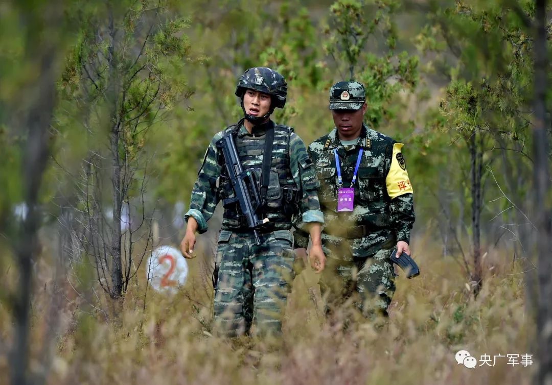 武警部队最新动态揭秘，小巷深处的神秘特色小店探秘！