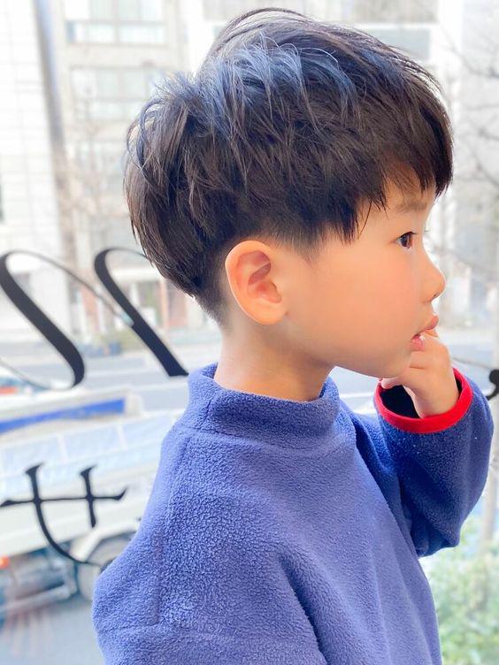 小男童发型2024最新趋势，科技引领新潮发型，塑造未来风尚引领者
