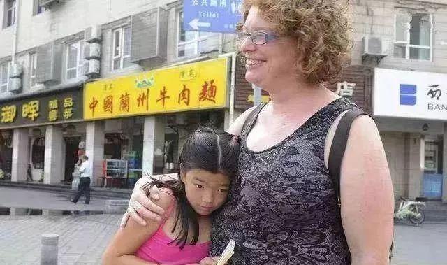 西安弃婴最新日常照片，温暖友情中的成长故事