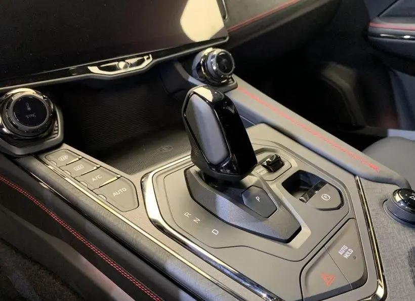 吉利凌克最新价格上市与小巷特色小店探秘揭秘