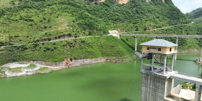 贵州夹岩水库最新图片，水库边的欢乐时光