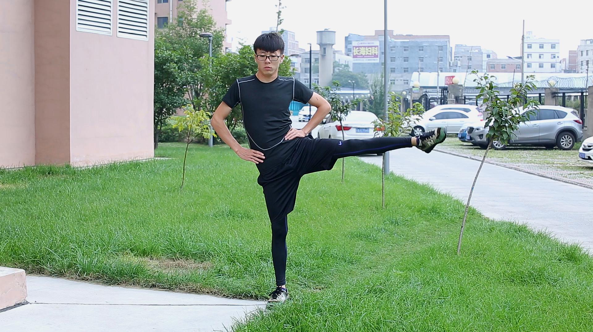 最新踢腿风尚与小巷深处的特色小店探秘