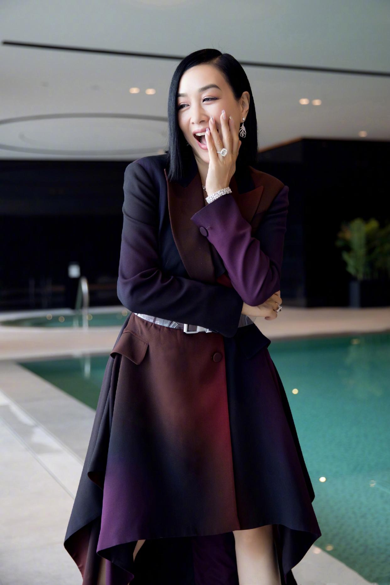 钟丽缇，公众眼中的焦点女王