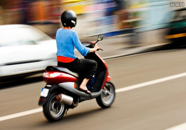 最新电动车头盔佩戴指南，轻松探索自然美景的骑行之旅