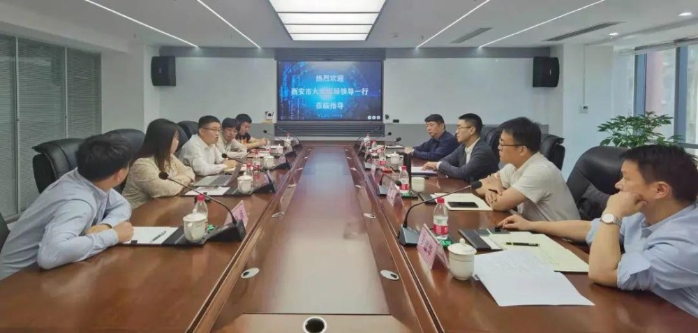 华海最新动态，拥抱自然美景之旅，探寻内心宁静平和的旅程