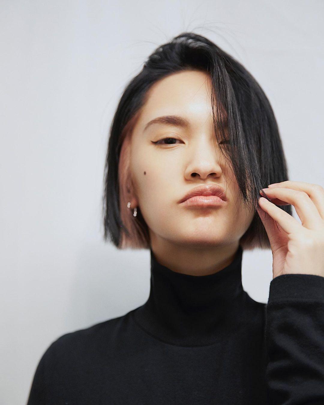 最新长发发型流行趋势，打造迷人长发的步骤指南