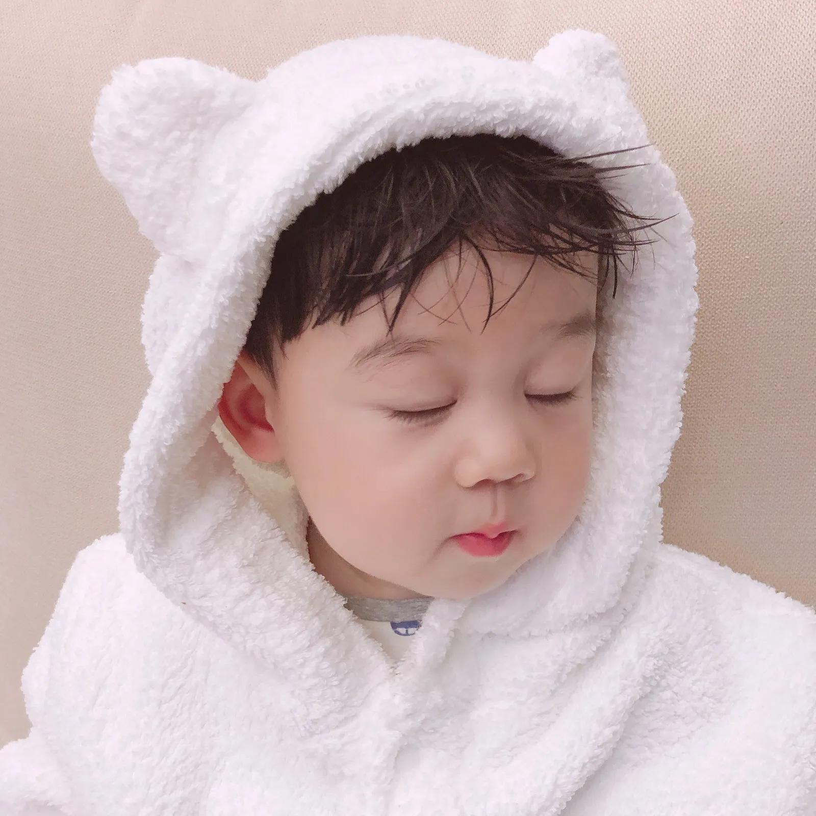 最新萌娃与自然美景的奇妙之旅分享