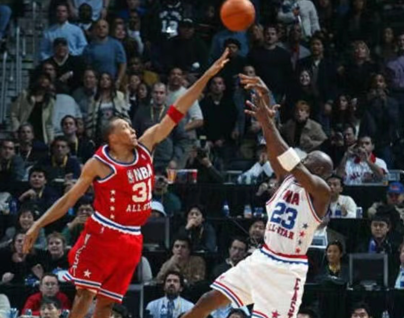 巷弄深处的篮球传奇，乔丹比赛视频与隐藏小店的奇缘