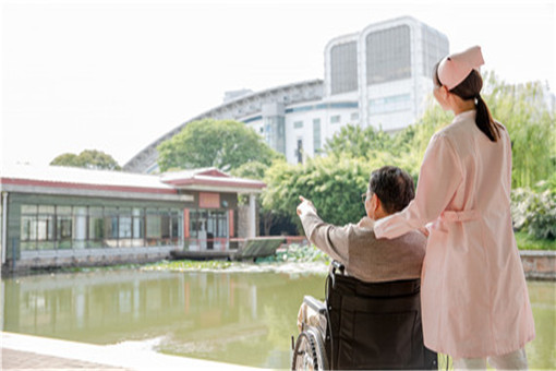 养老院设立最新政策解读，为老年人提供更好的居住环境和服务