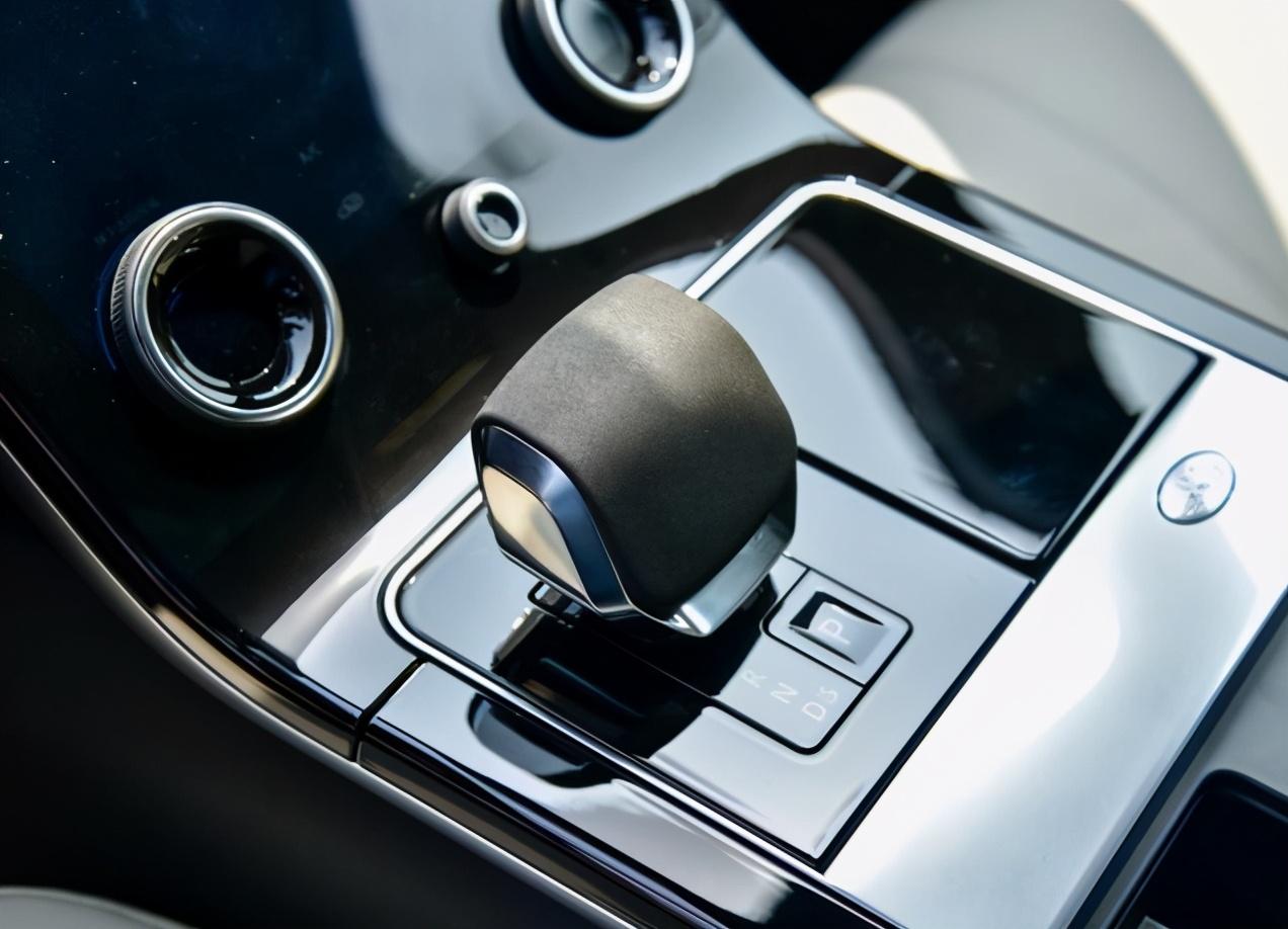 揽胜星脉国内上市时间揭秘，独特风情即将登陆市场