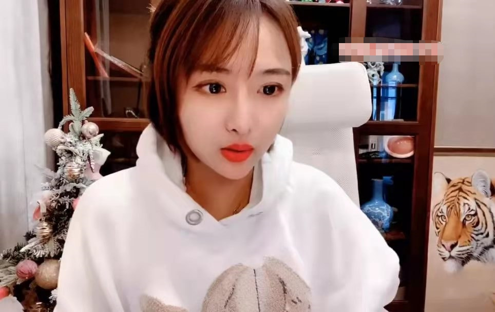 六间房晓熙最新视频，小巷深处的独特风情展现